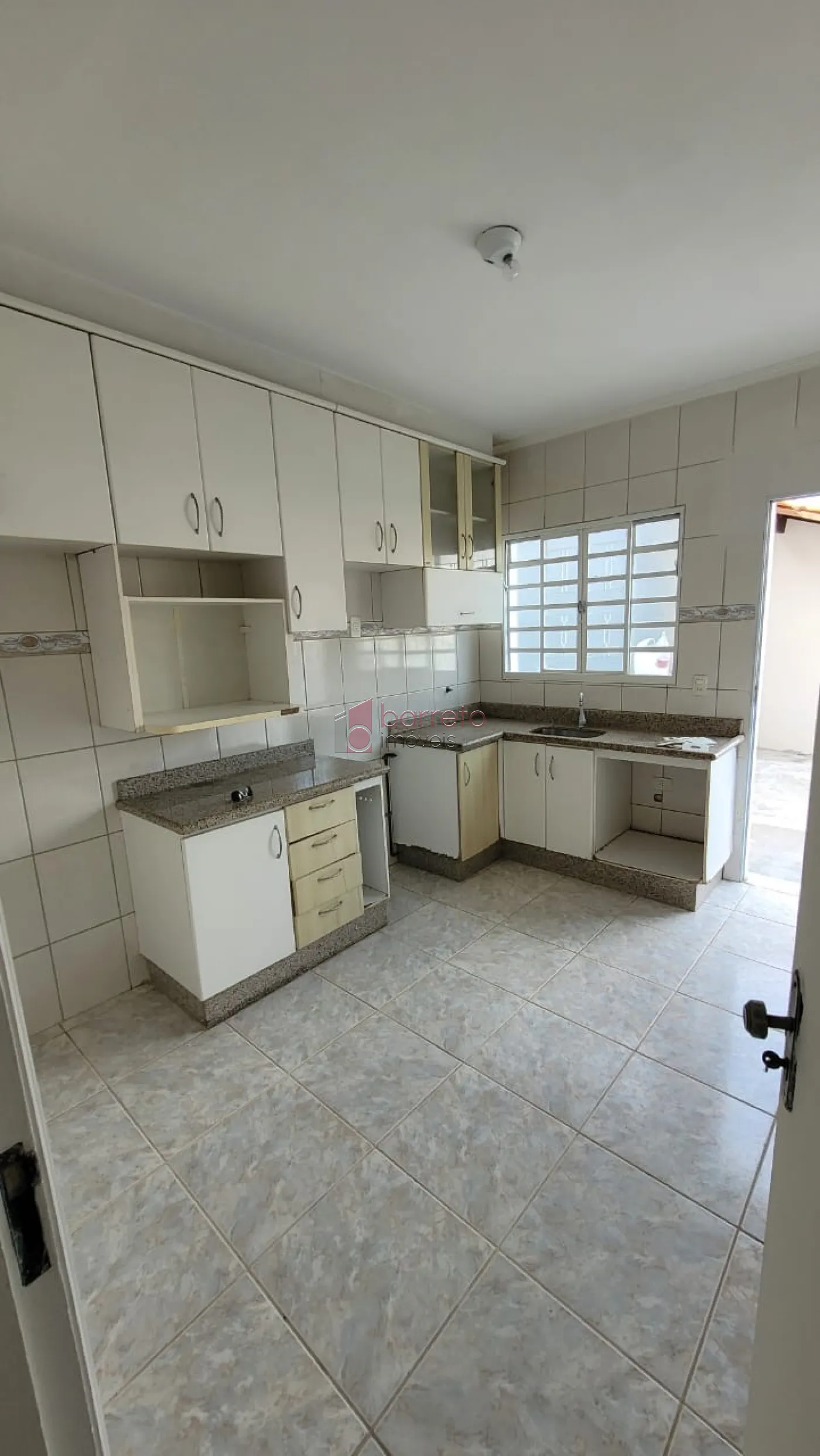 CASA COM EDÍCULA À VENDA – ANHANGABAÚ – JUNDIAÍ/SP
