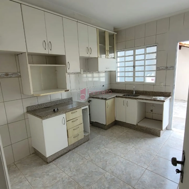 CASA COM EDÍCULA À VENDA – ANHANGABAÚ – JUNDIAÍ/SP