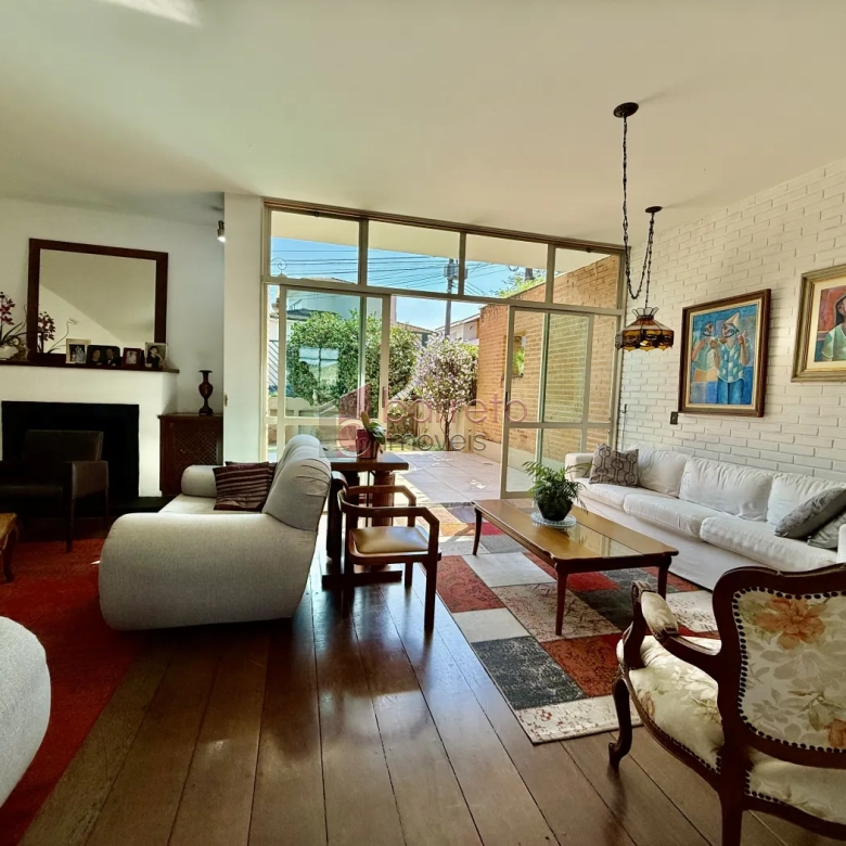 CASA À VENDA NO JARDIM ANA MARIA EM JUNDIAÍ/SP