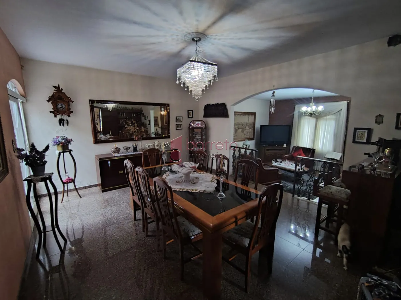 CASA COM PISCINA E POMAR À VENDA NO JARDIM DA FONTE – JUNDIAÍ/SP