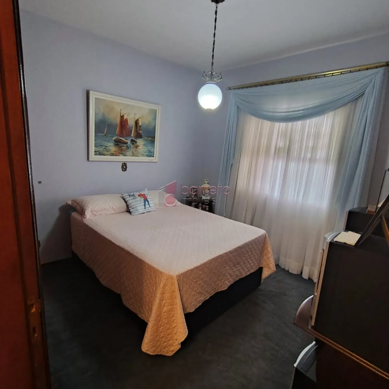 CASA COM PISCINA E POMAR À VENDA NO JARDIM DA FONTE – JUNDIAÍ/SP