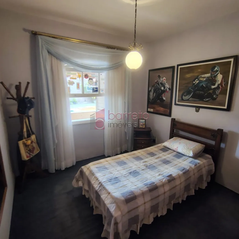 CASA COM PISCINA E POMAR À VENDA NO JARDIM DA FONTE – JUNDIAÍ/SP