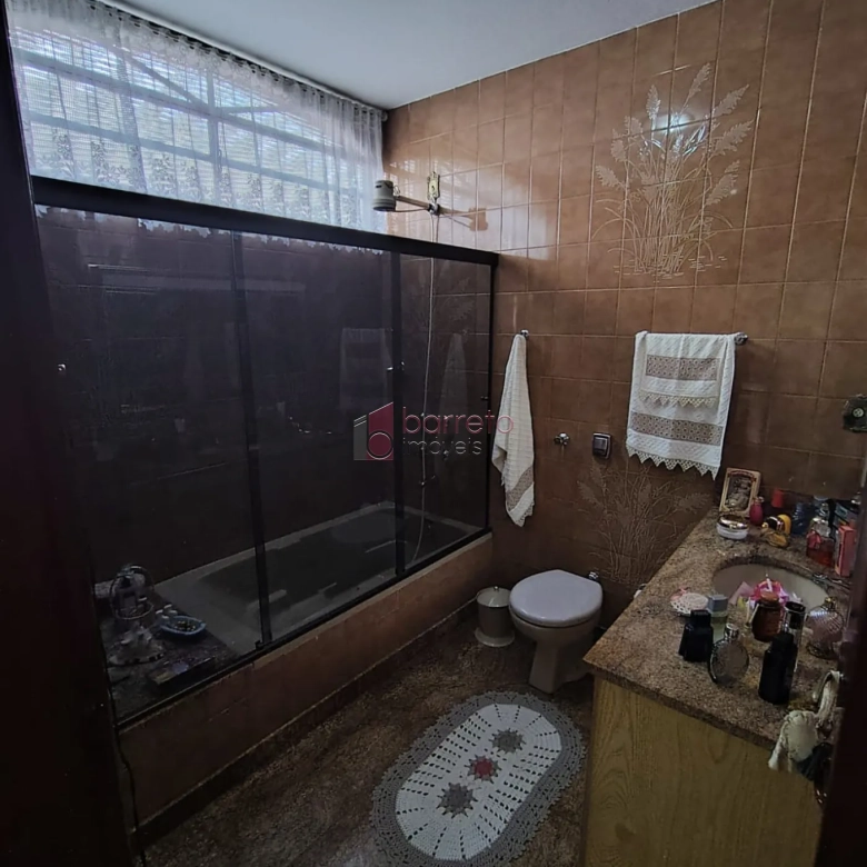 CASA COM PISCINA E POMAR À VENDA NO JARDIM DA FONTE – JUNDIAÍ/SP