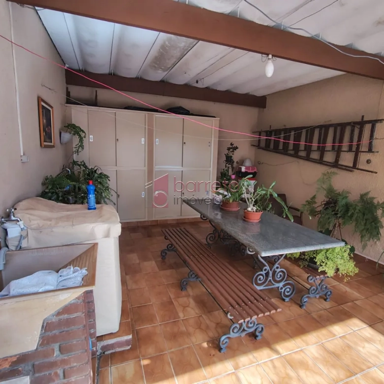 CASA COM PISCINA E POMAR À VENDA NO JARDIM DA FONTE – JUNDIAÍ/SP