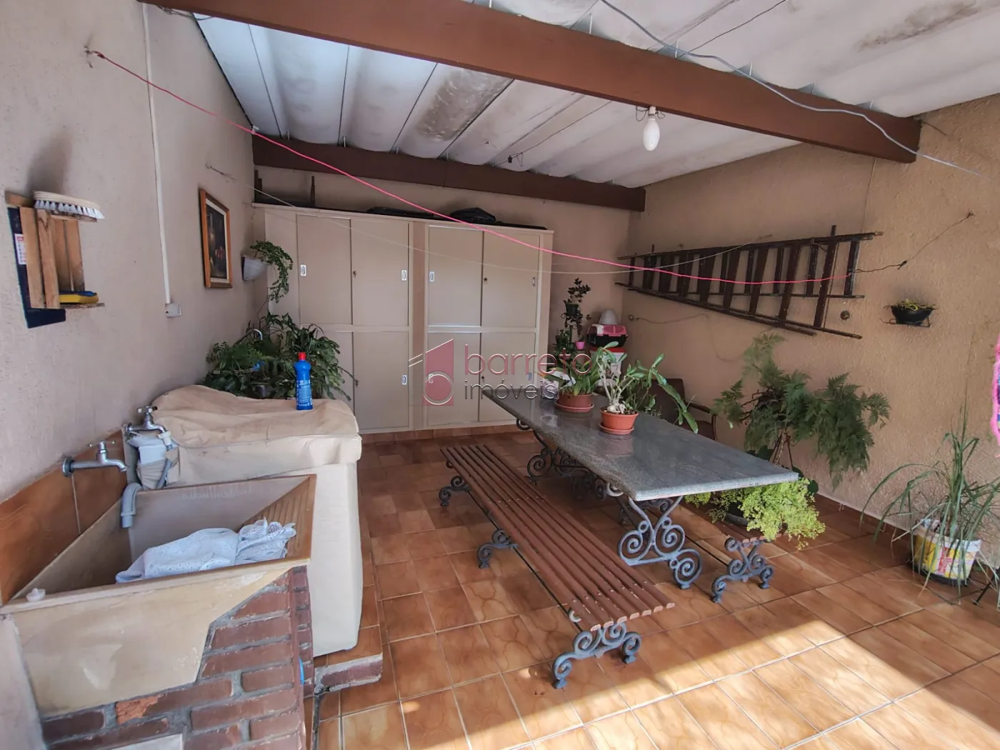 CASA COM PISCINA E POMAR À VENDA NO JARDIM DA FONTE – JUNDIAÍ/SP