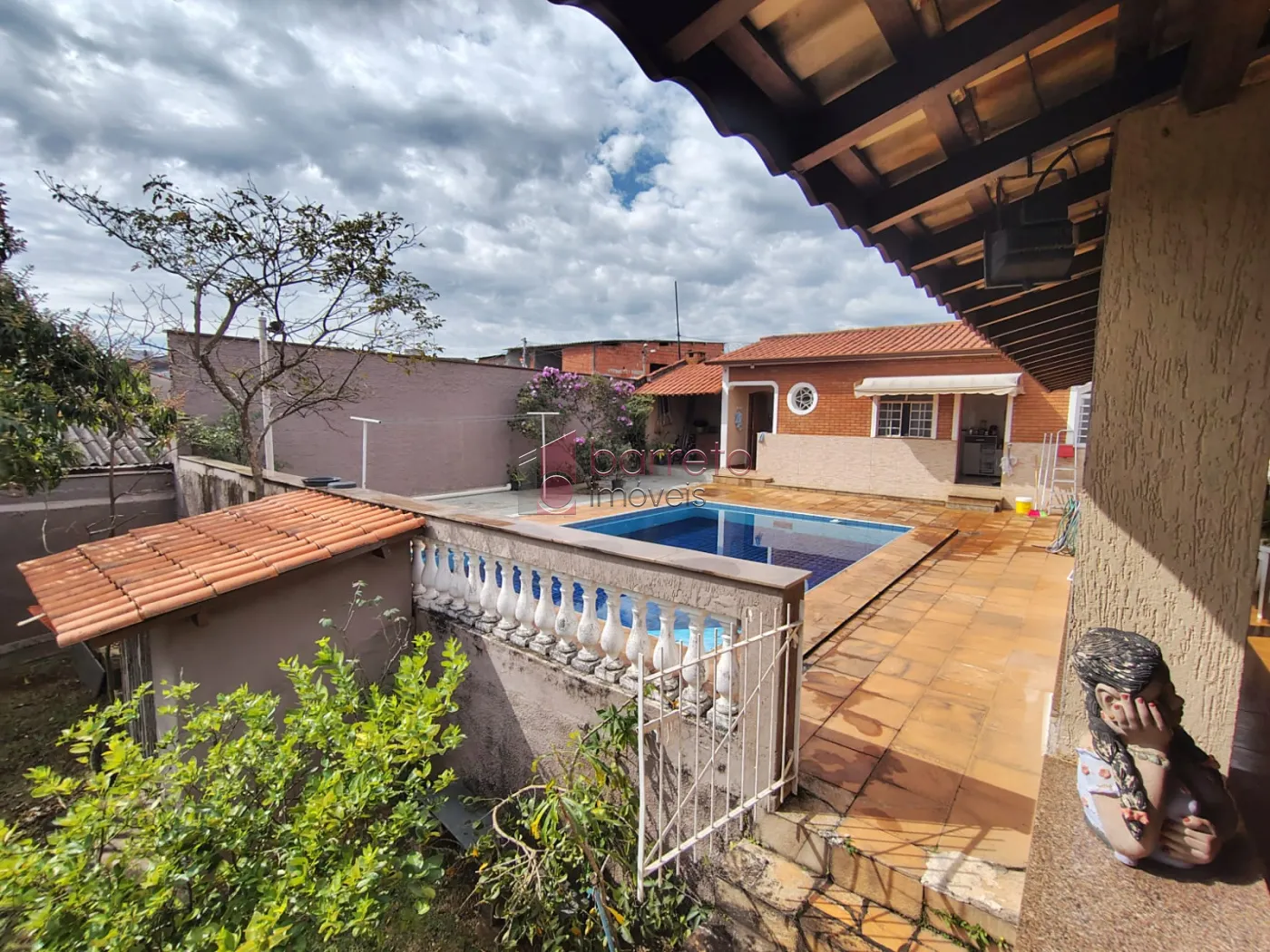 CASA COM PISCINA E POMAR À VENDA NO JARDIM DA FONTE – JUNDIAÍ/SP