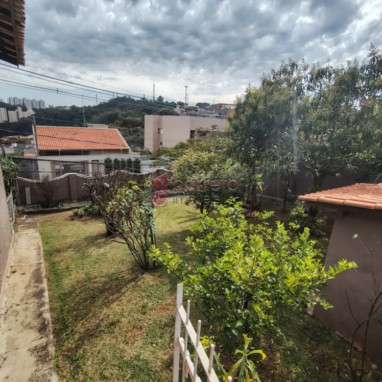 CASA COM PISCINA E POMAR À VENDA NO JARDIM DA FONTE – JUNDIAÍ/SP
