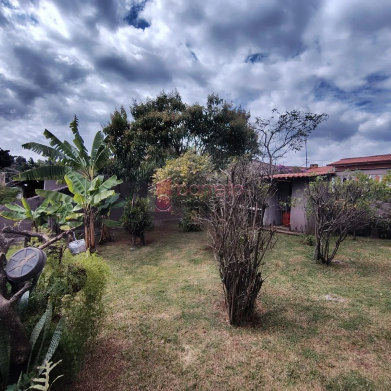 CASA COM PISCINA E POMAR À VENDA NO JARDIM DA FONTE – JUNDIAÍ/SP