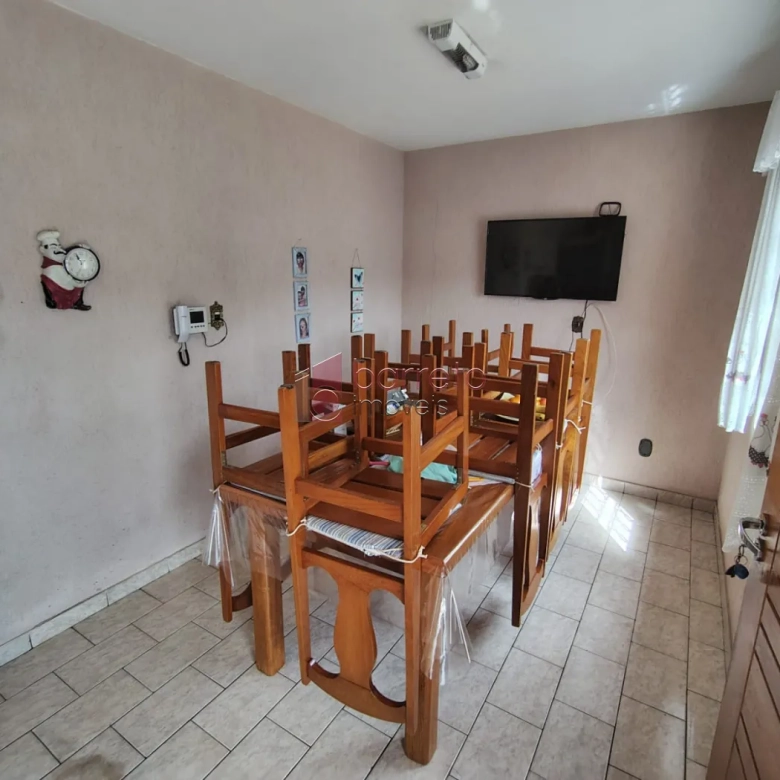 CASA COM PISCINA E POMAR À VENDA NO JARDIM DA FONTE – JUNDIAÍ/SP