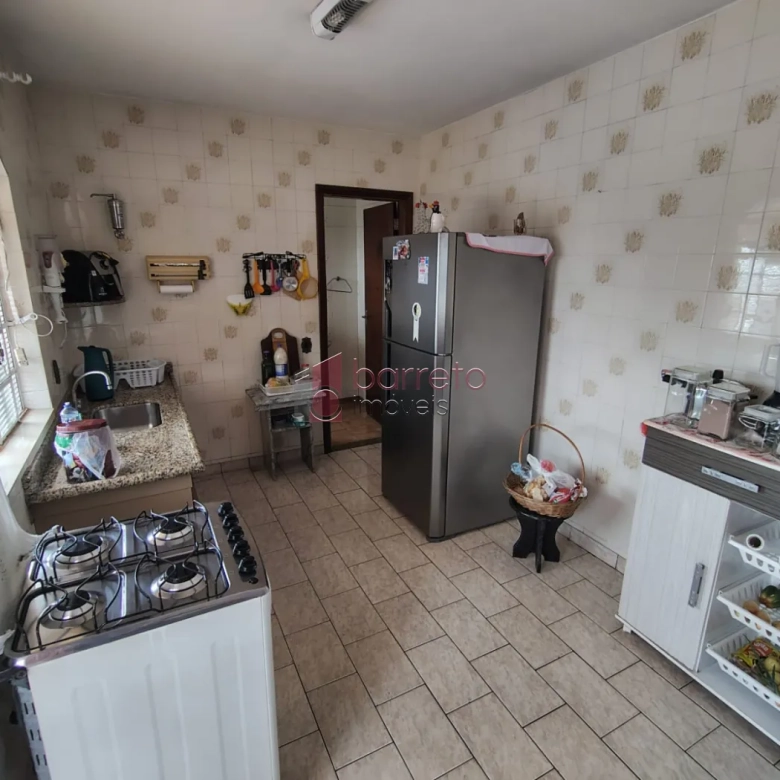 CASA COM PISCINA E POMAR À VENDA NO JARDIM DA FONTE – JUNDIAÍ/SP