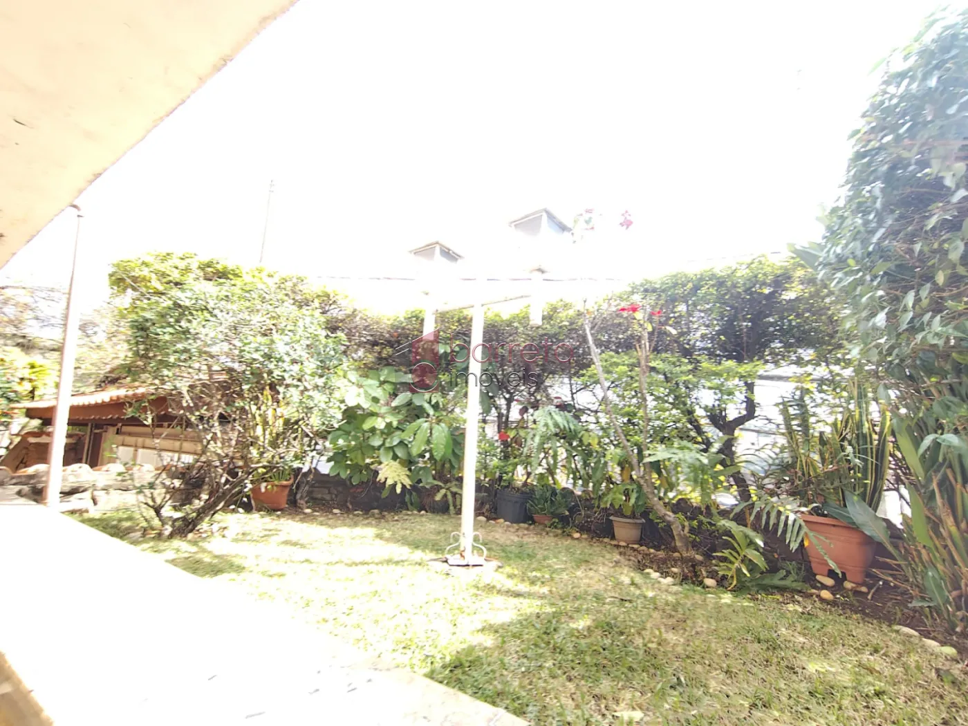 CASA COM PISCINA E POMAR À VENDA NO JARDIM DA FONTE – JUNDIAÍ/SP