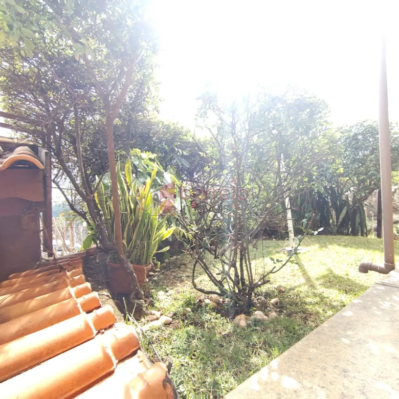 CASA COM PISCINA E POMAR À VENDA NO JARDIM DA FONTE – JUNDIAÍ/SP