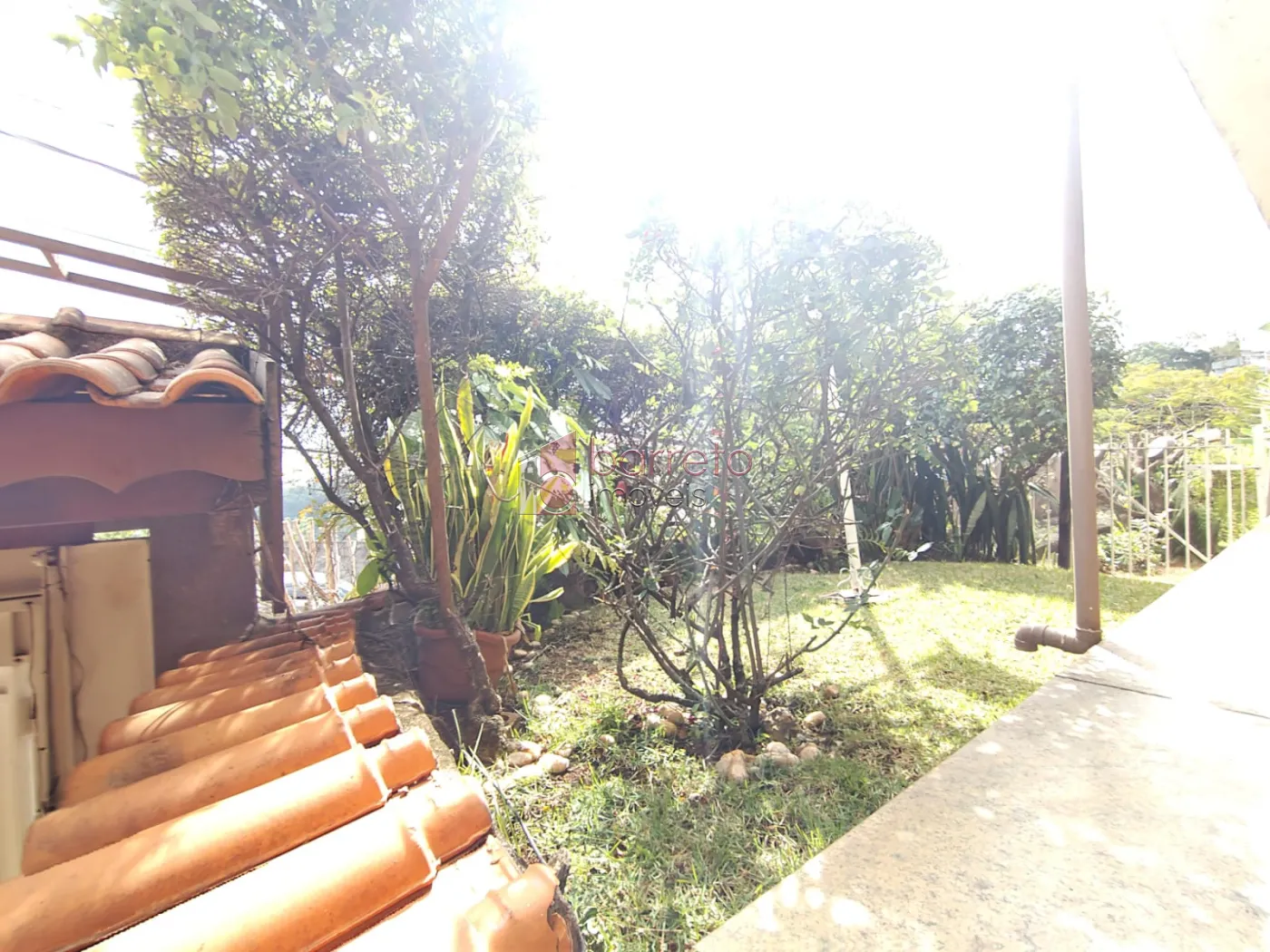 CASA COM PISCINA E POMAR À VENDA NO JARDIM DA FONTE – JUNDIAÍ/SP