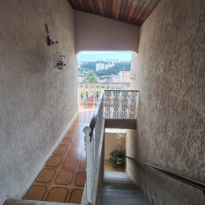 CASA COM PISCINA E POMAR À VENDA NO JARDIM DA FONTE – JUNDIAÍ/SP