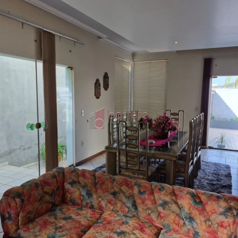 CASA COM 3 QUARTOS À VENDA NO JARDIM DAS SAMAMBAIAS – REGIÃO DA MALOTA – JUNDIAÍ/SP