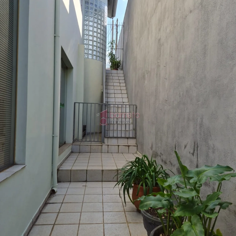 CASA COM 3 QUARTOS À VENDA NO JARDIM DAS SAMAMBAIAS – REGIÃO DA MALOTA – JUNDIAÍ/SP