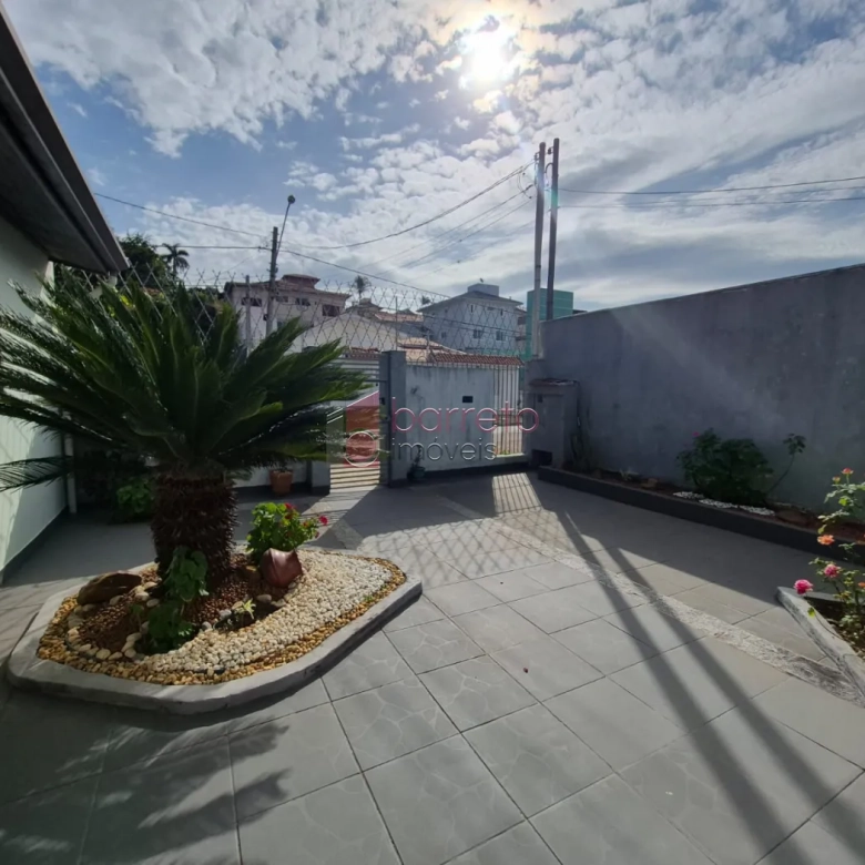 CASA COM 3 QUARTOS À VENDA NO JARDIM DAS SAMAMBAIAS – REGIÃO DA MALOTA – JUNDIAÍ/SP