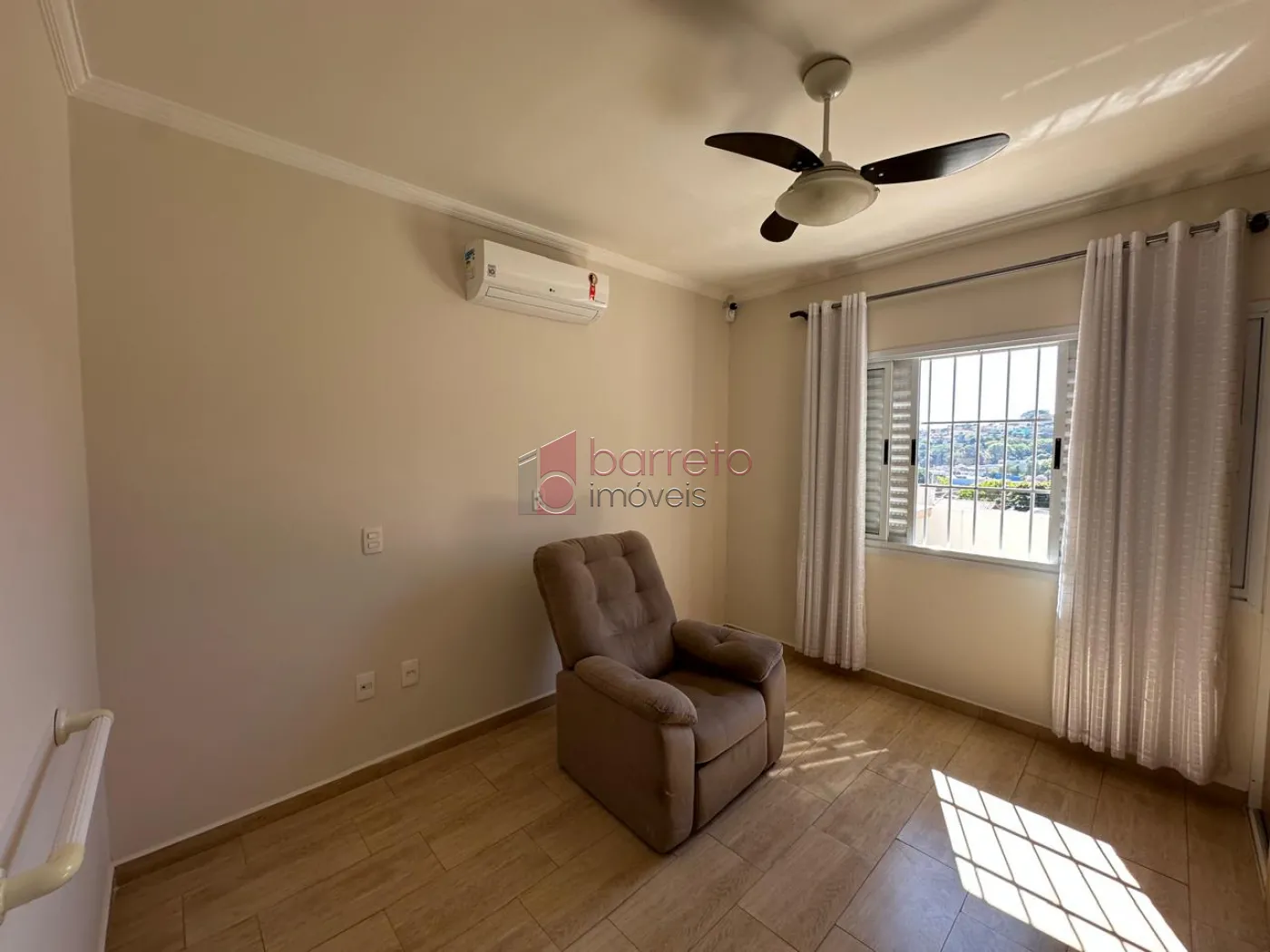 CASA À VENDA NO JARDIM DO LAGO EM JUNDIAÍ/SP