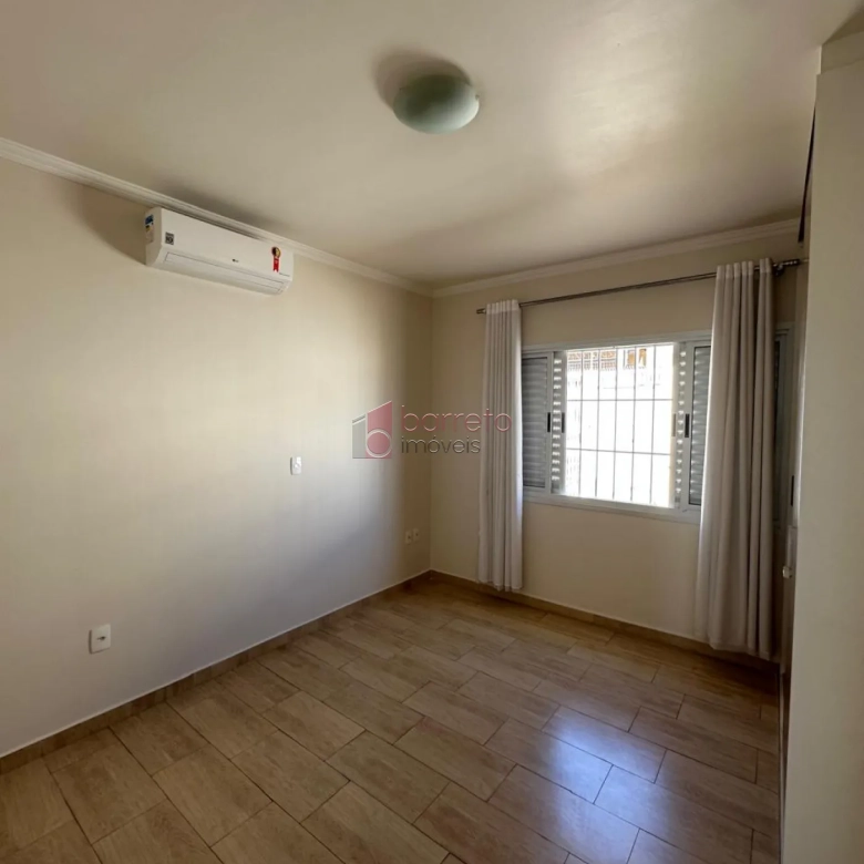 CASA À VENDA NO JARDIM DO LAGO EM JUNDIAÍ/SP