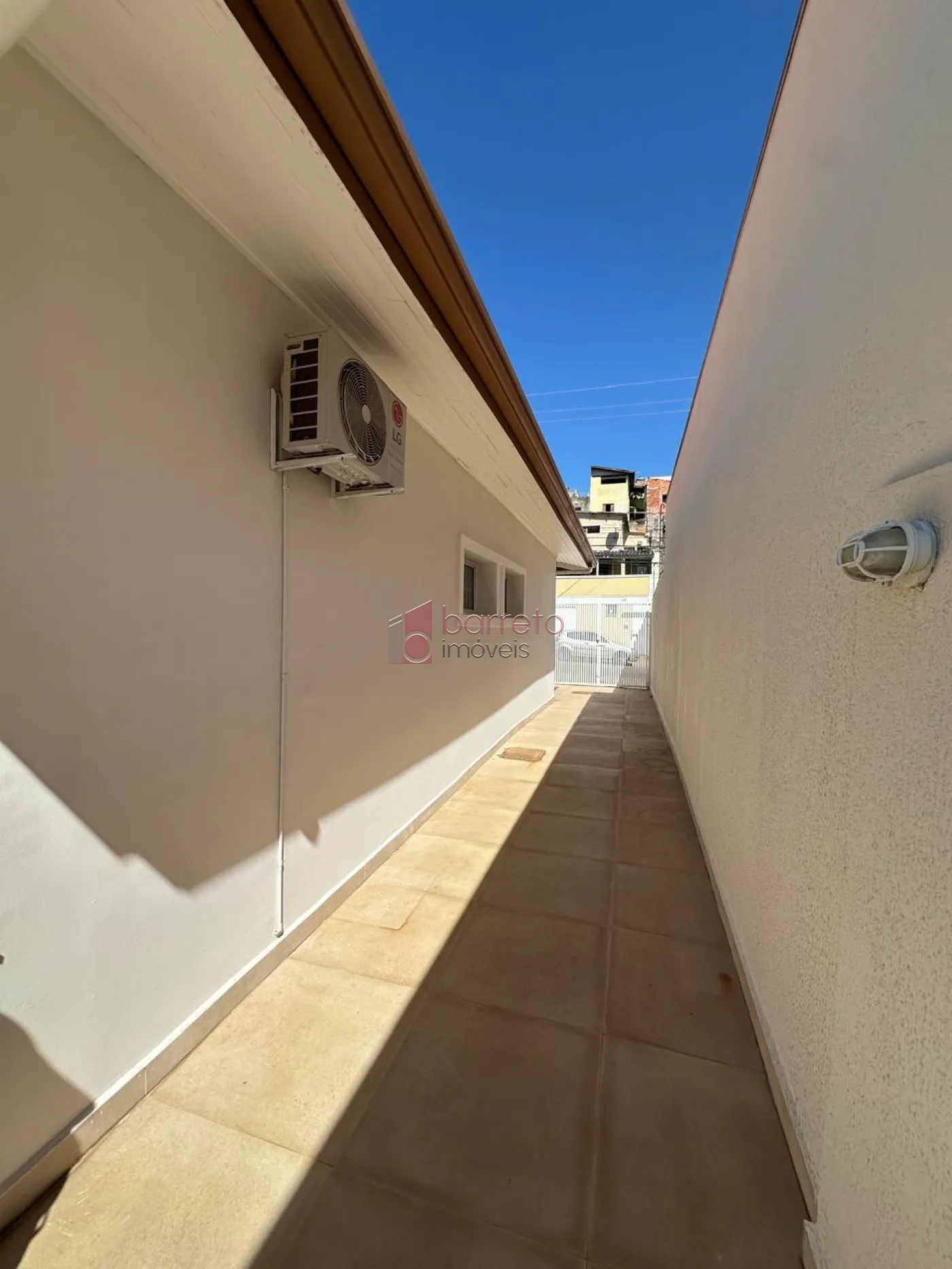 CASA À VENDA NO JARDIM DO LAGO EM JUNDIAÍ/SP