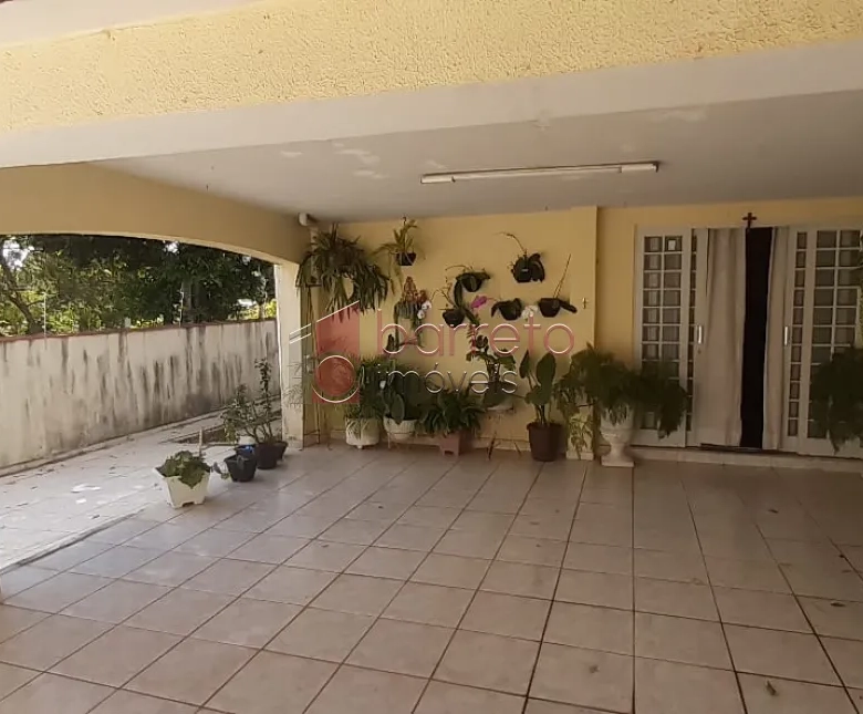 CASA TÉRREA COM EDÍCULA À VENDA NO BAIRRO ELOY CHAVES – JUNDIAÍ/SP