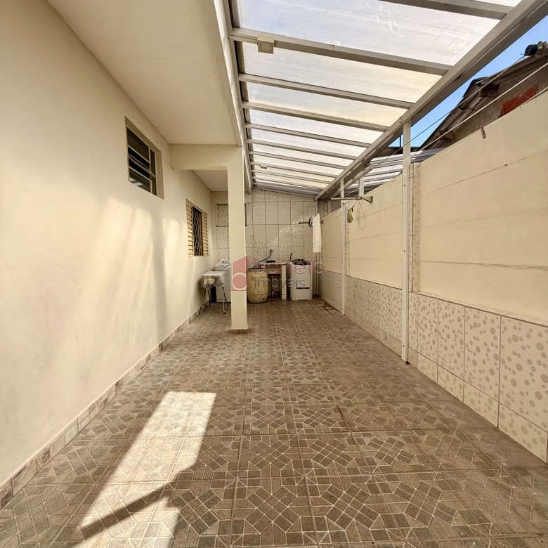 CASA COM SALÃO COMERCIAL À VENDA NO BAIRRO TULIPAS – JUNDIAÍ/SP