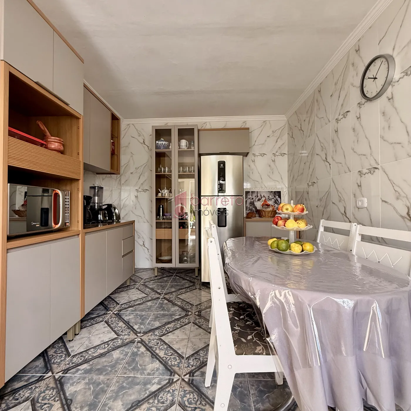 CASA COM SALÃO COMERCIAL À VENDA NO BAIRRO TULIPAS – JUNDIAÍ/SP