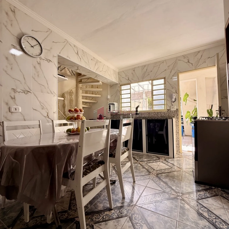CASA COM SALÃO COMERCIAL À VENDA NO BAIRRO TULIPAS – JUNDIAÍ/SP