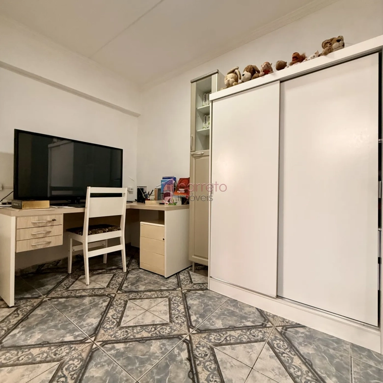 CASA COM SALÃO COMERCIAL À VENDA NO BAIRRO TULIPAS – JUNDIAÍ/SP