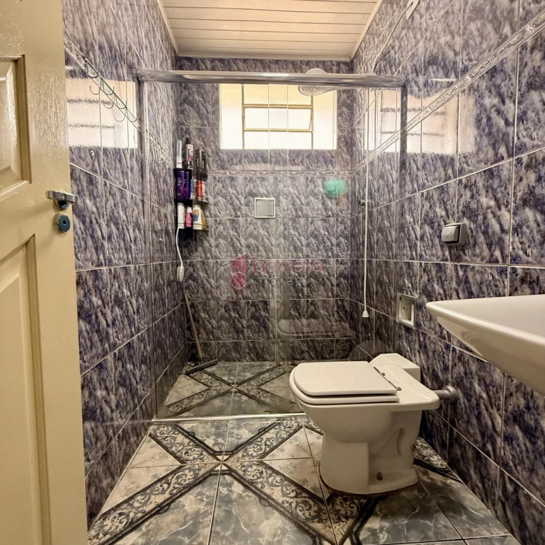 CASA COM SALÃO COMERCIAL À VENDA NO BAIRRO TULIPAS – JUNDIAÍ/SP