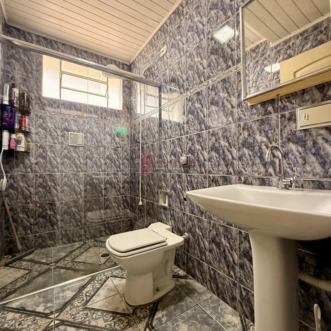 CASA COM SALÃO COMERCIAL À VENDA NO BAIRRO TULIPAS – JUNDIAÍ/SP