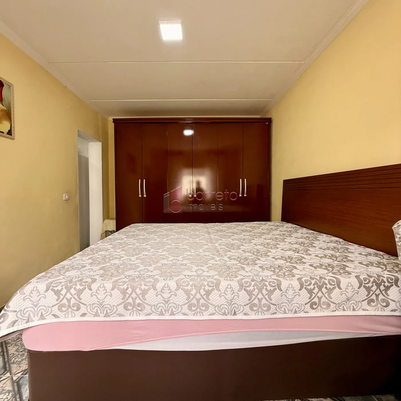 CASA COM SALÃO COMERCIAL À VENDA NO BAIRRO TULIPAS – JUNDIAÍ/SP