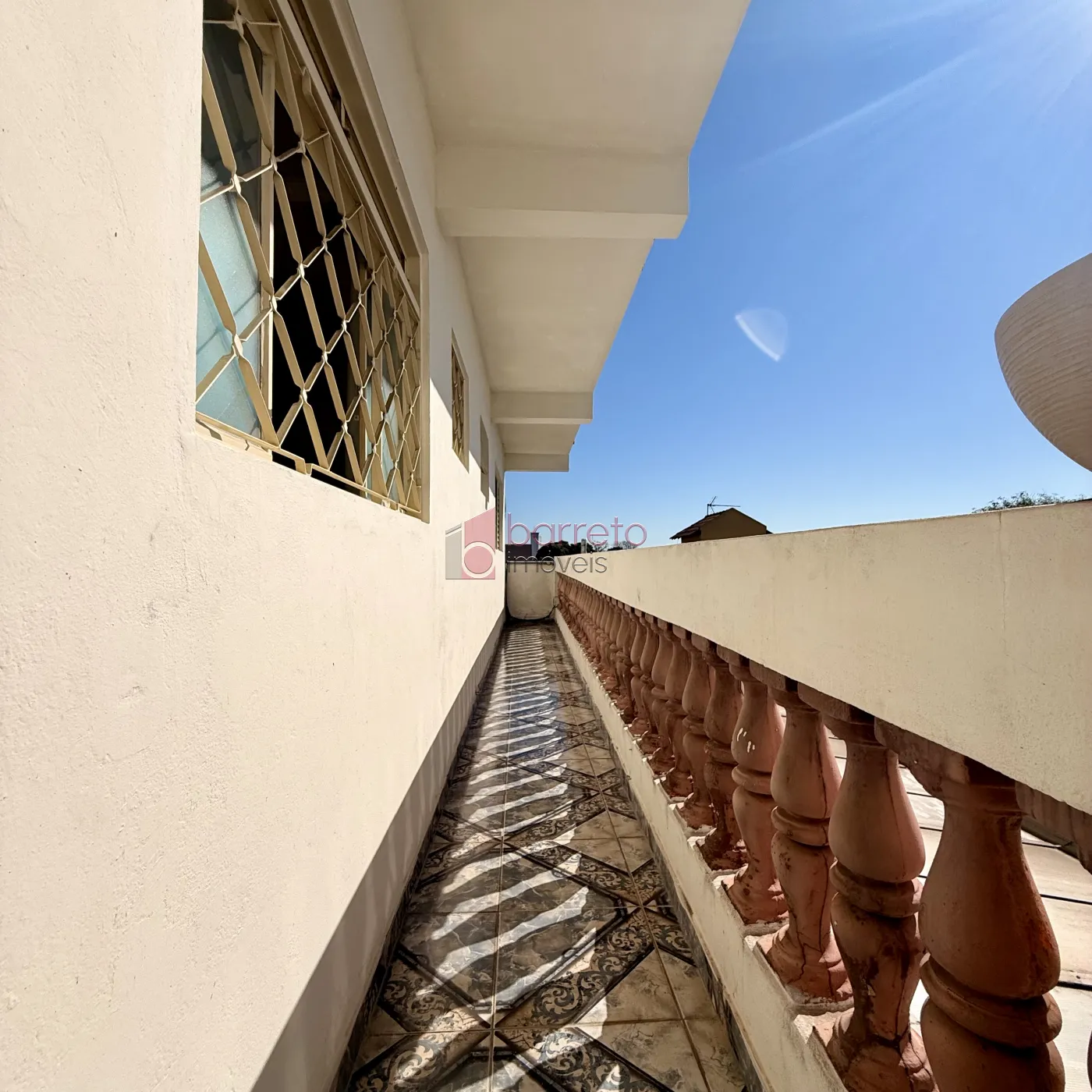 CASA COM SALÃO COMERCIAL À VENDA NO BAIRRO TULIPAS – JUNDIAÍ/SP