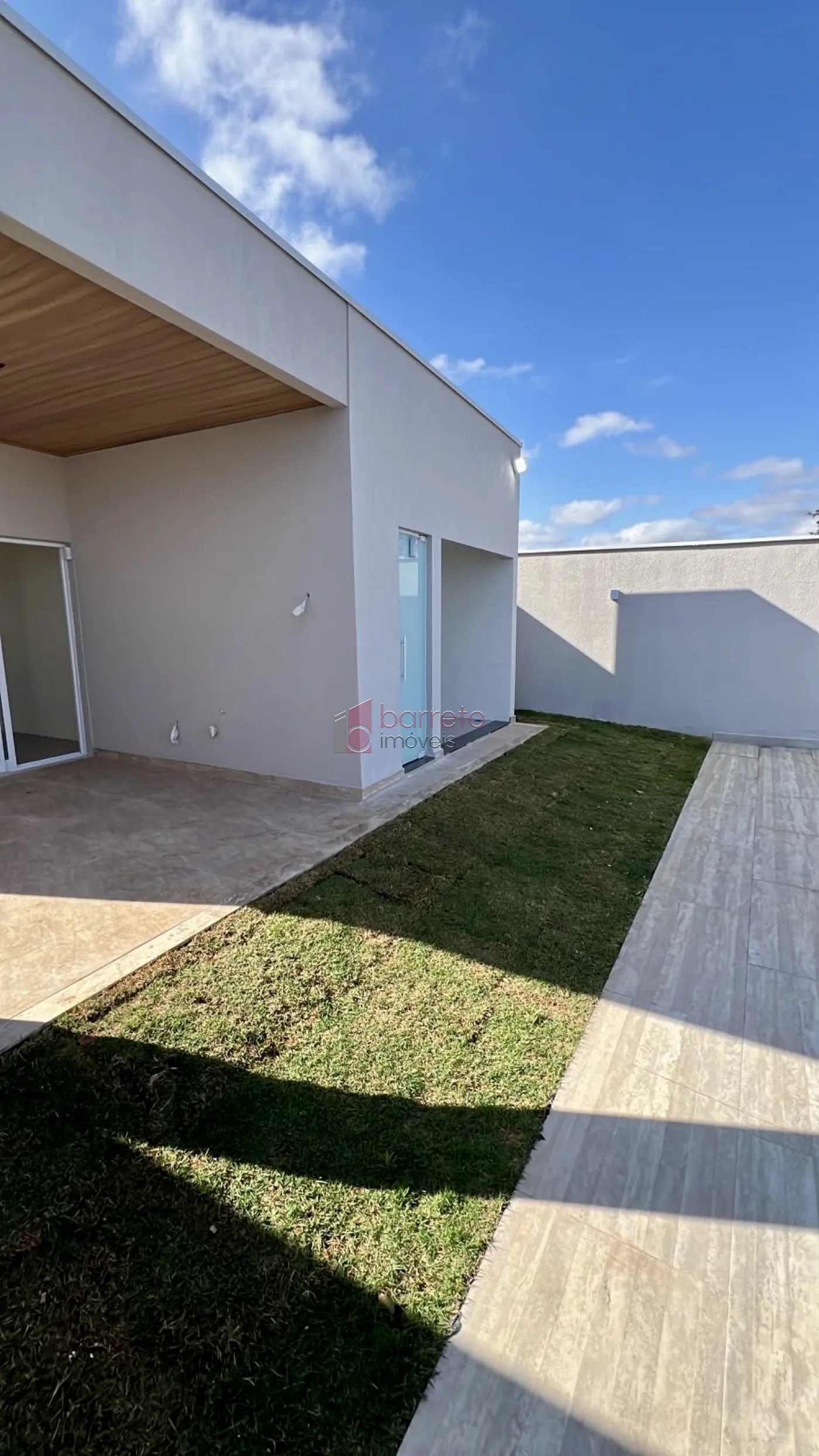 CASA TÉRREA COM 03 SUÍTES À VENDA NA VILA APARECIDA – JUNDIAÍ/SP
