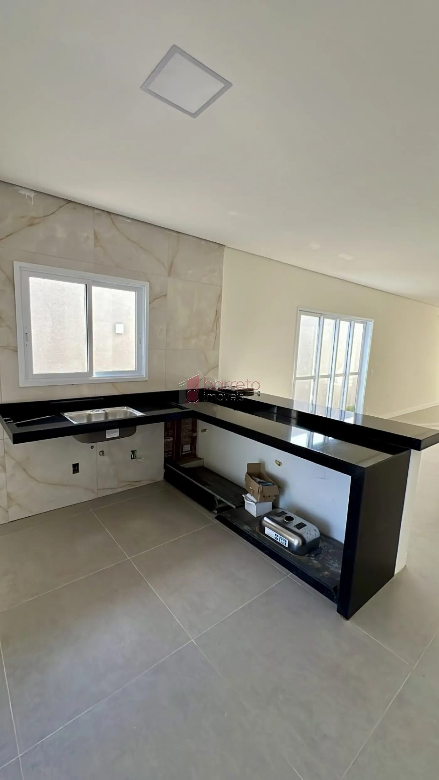 CASA TÉRREA COM 03 SUÍTES À VENDA NA VILA APARECIDA – JUNDIAÍ/SP