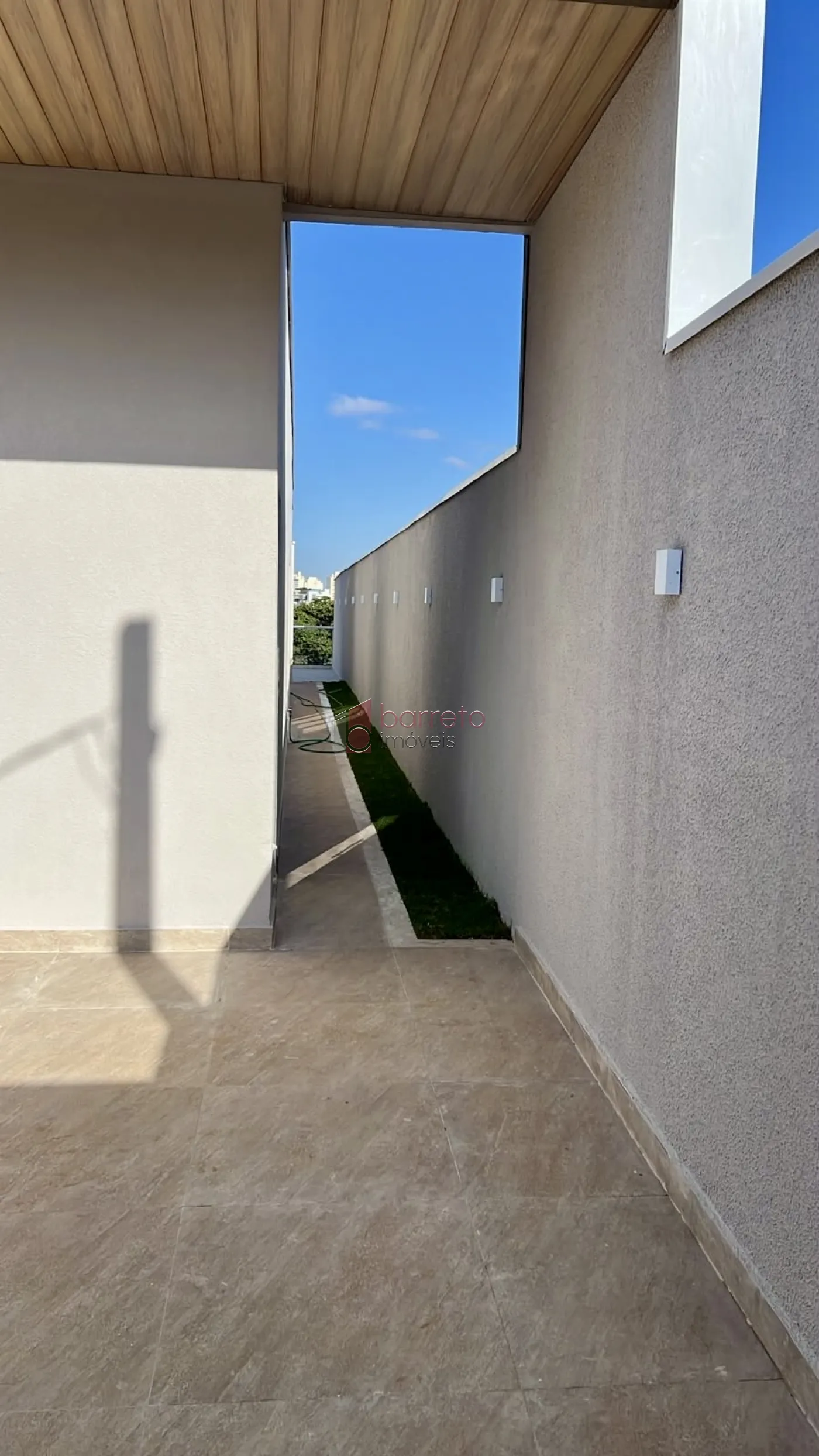 CASA TÉRREA COM 03 SUÍTES À VENDA NA VILA APARECIDA – JUNDIAÍ/SP