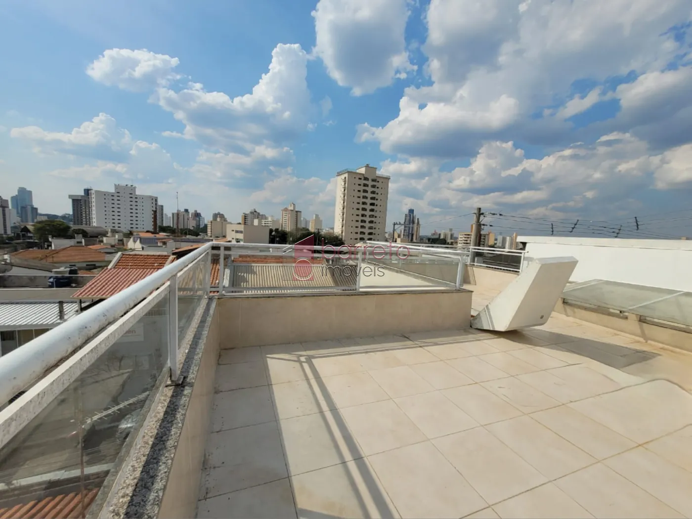 SOBRADO PARA VENDA E LOCAÇÃO NO BAIRRO BELA VISTA – JUNDIAÍ/SP