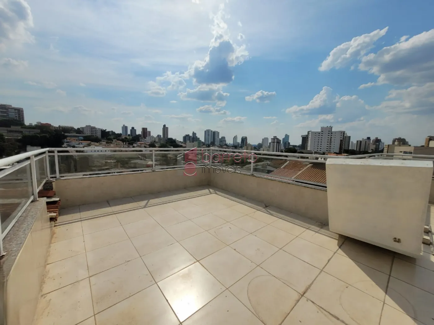 SOBRADO PARA VENDA E LOCAÇÃO NO BAIRRO BELA VISTA – JUNDIAÍ/SP