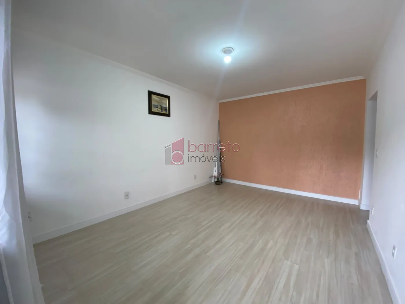 CASA COM ÉDICULA SEMI MOBILIADA PARA LOCAÇÃO NO BAIRRO CIDADE NOVA – JUNDIAÍ/SP