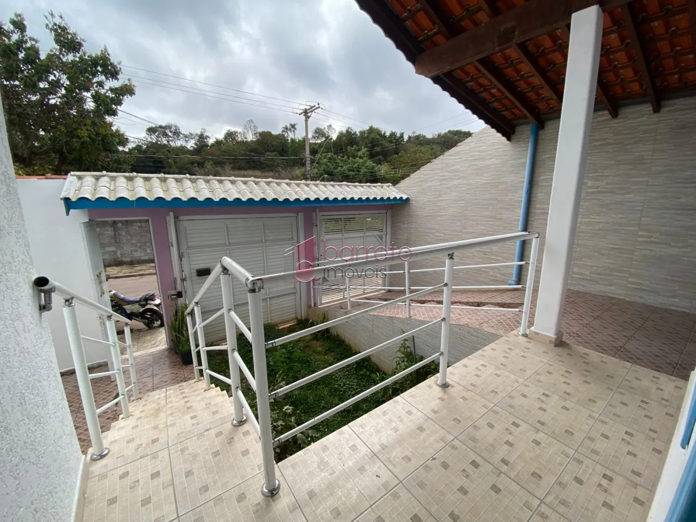 CASA COM ÉDICULA SEMI MOBILIADA PARA LOCAÇÃO NO BAIRRO CIDADE NOVA – JUNDIAÍ/SP