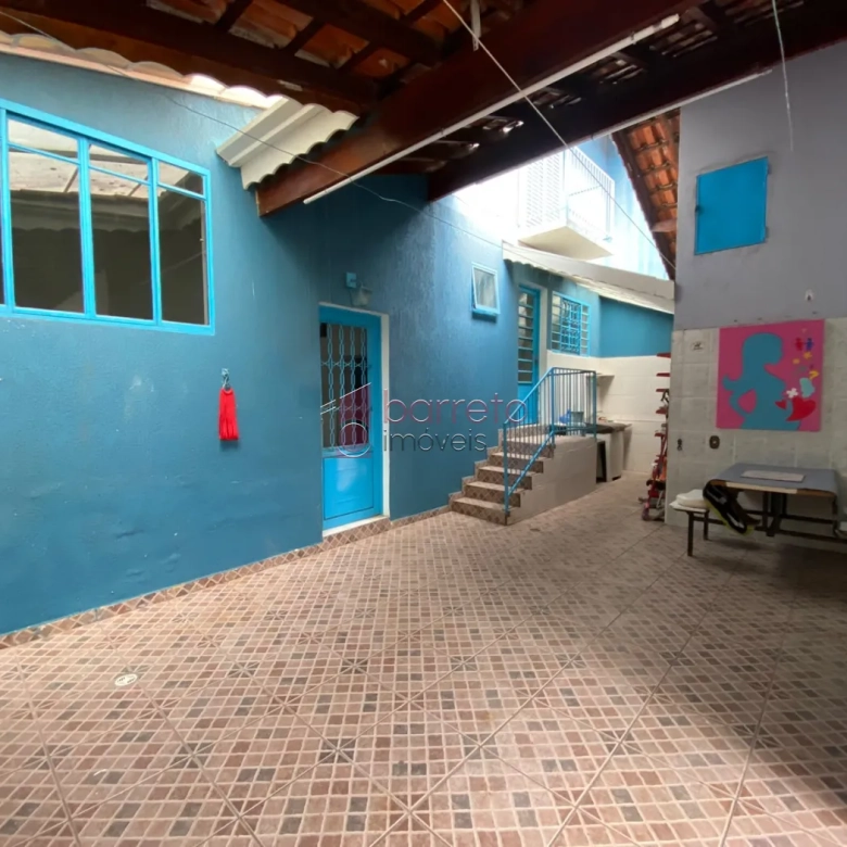 CASA COM ÉDICULA SEMI MOBILIADA PARA LOCAÇÃO NO BAIRRO CIDADE NOVA – JUNDIAÍ/SP