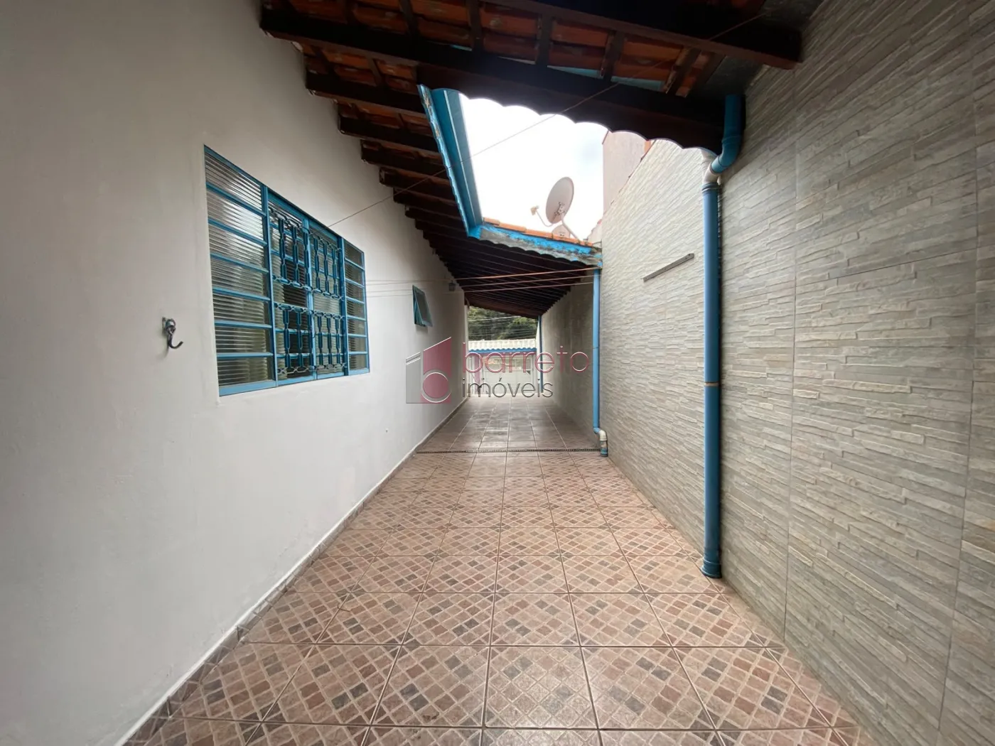 CASA COM ÉDICULA SEMI MOBILIADA PARA LOCAÇÃO NO BAIRRO CIDADE NOVA – JUNDIAÍ/SP