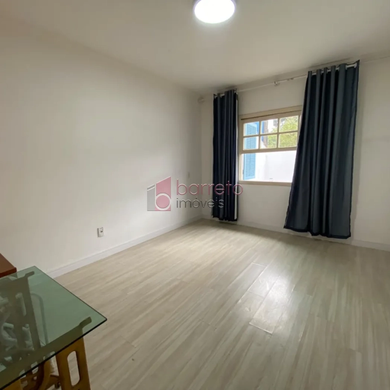 CASA COM ÉDICULA SEMI MOBILIADA PARA LOCAÇÃO NO BAIRRO CIDADE NOVA – JUNDIAÍ/SP