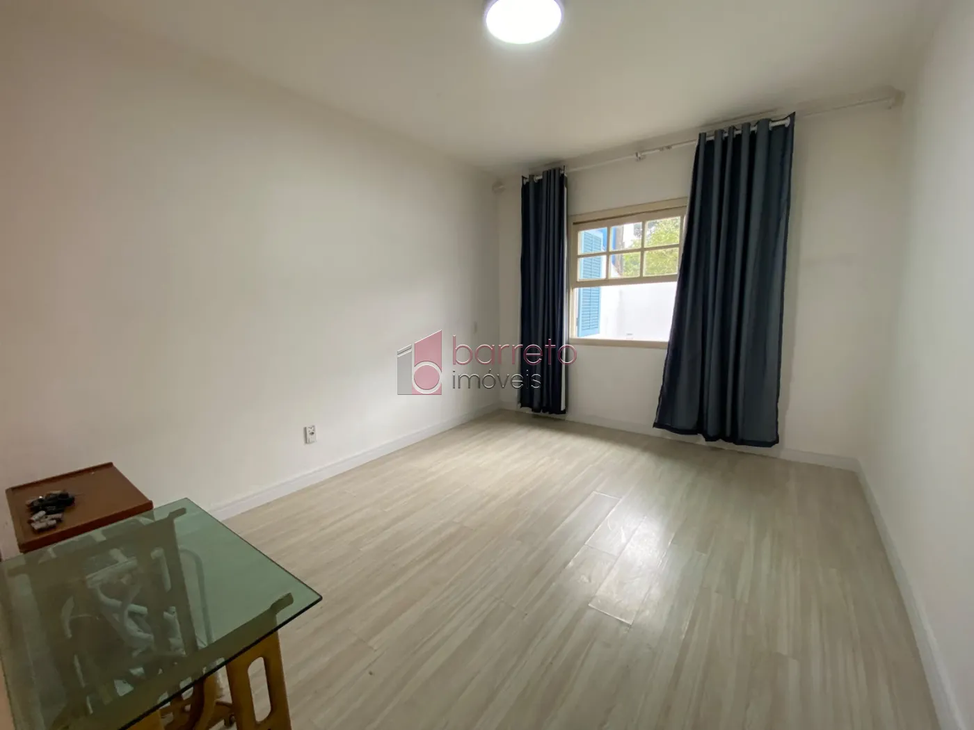 CASA COM ÉDICULA SEMI MOBILIADA PARA LOCAÇÃO NO BAIRRO CIDADE NOVA – JUNDIAÍ/SP