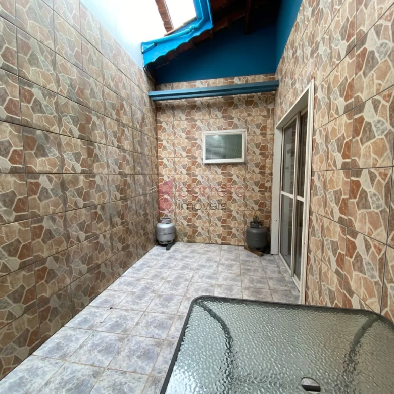 CASA COM ÉDICULA SEMI MOBILIADA PARA LOCAÇÃO NO BAIRRO CIDADE NOVA – JUNDIAÍ/SP