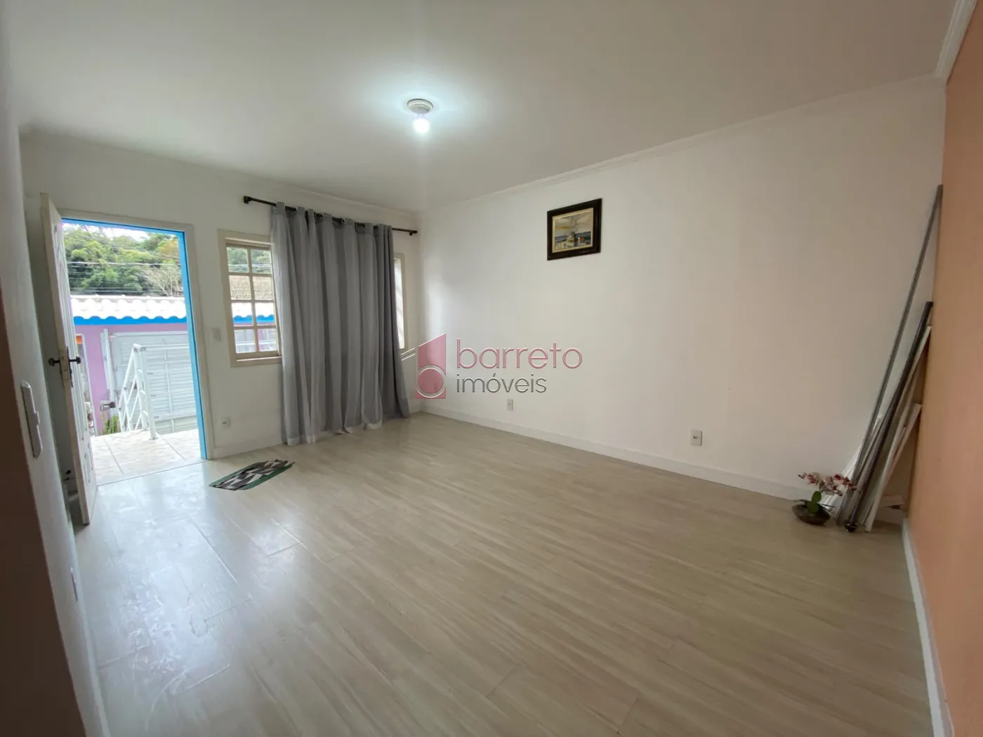 CASA COM ÉDICULA SEMI MOBILIADA PARA LOCAÇÃO NO BAIRRO CIDADE NOVA – JUNDIAÍ/SP