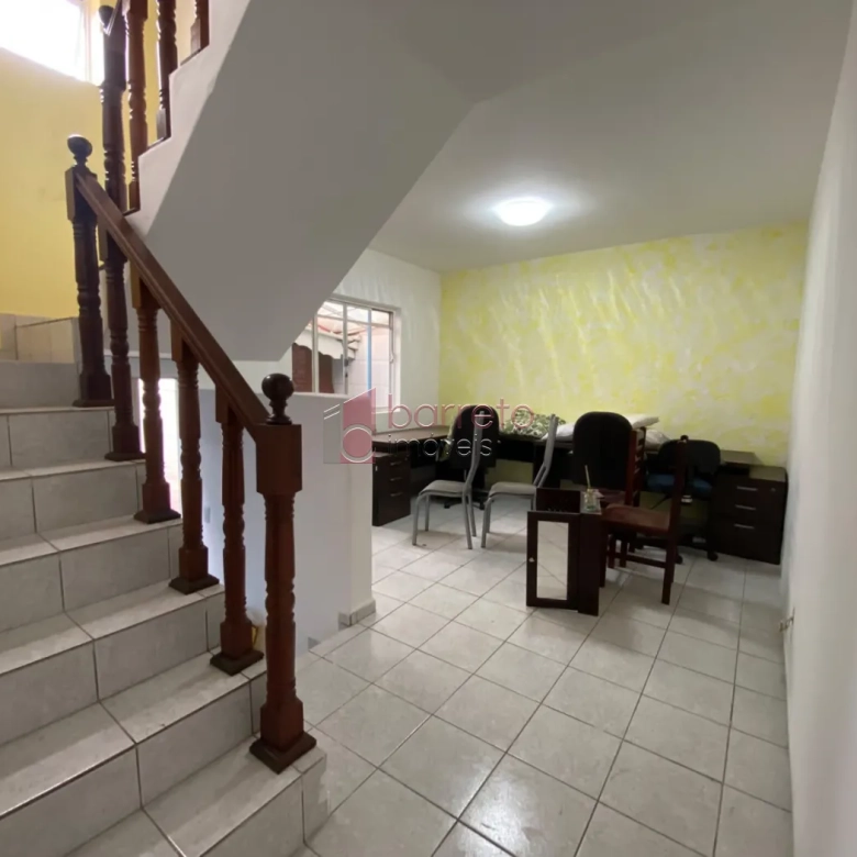 CASA COM ÉDICULA SEMI MOBILIADA PARA LOCAÇÃO NO BAIRRO CIDADE NOVA – JUNDIAÍ/SP