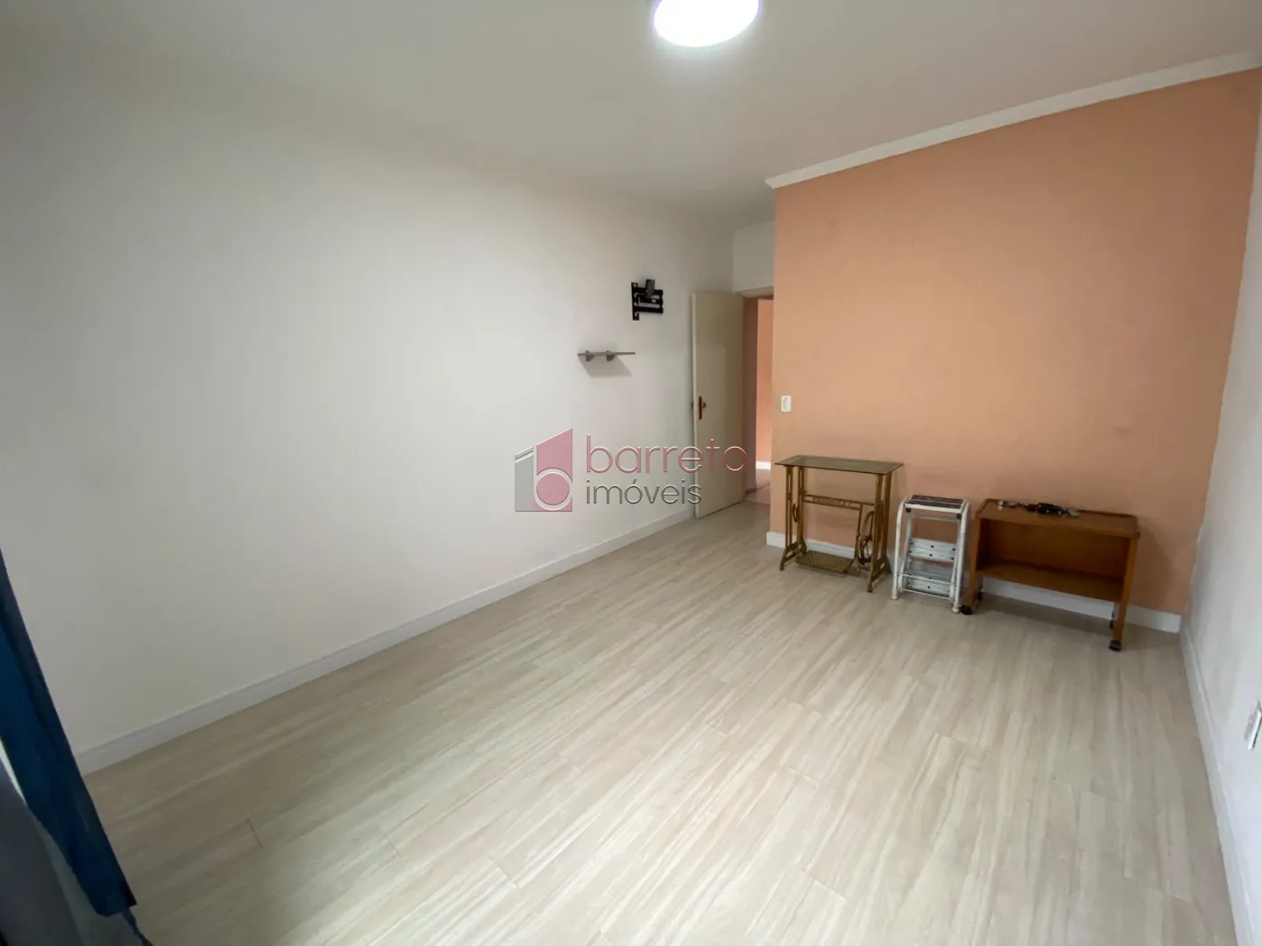 CASA COM ÉDICULA SEMI MOBILIADA PARA LOCAÇÃO NO BAIRRO CIDADE NOVA – JUNDIAÍ/SP