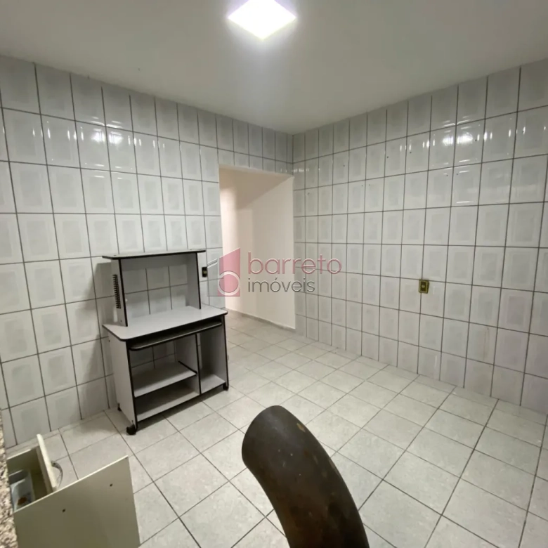CASA COM ÉDICULA SEMI MOBILIADA PARA LOCAÇÃO NO BAIRRO CIDADE NOVA – JUNDIAÍ/SP