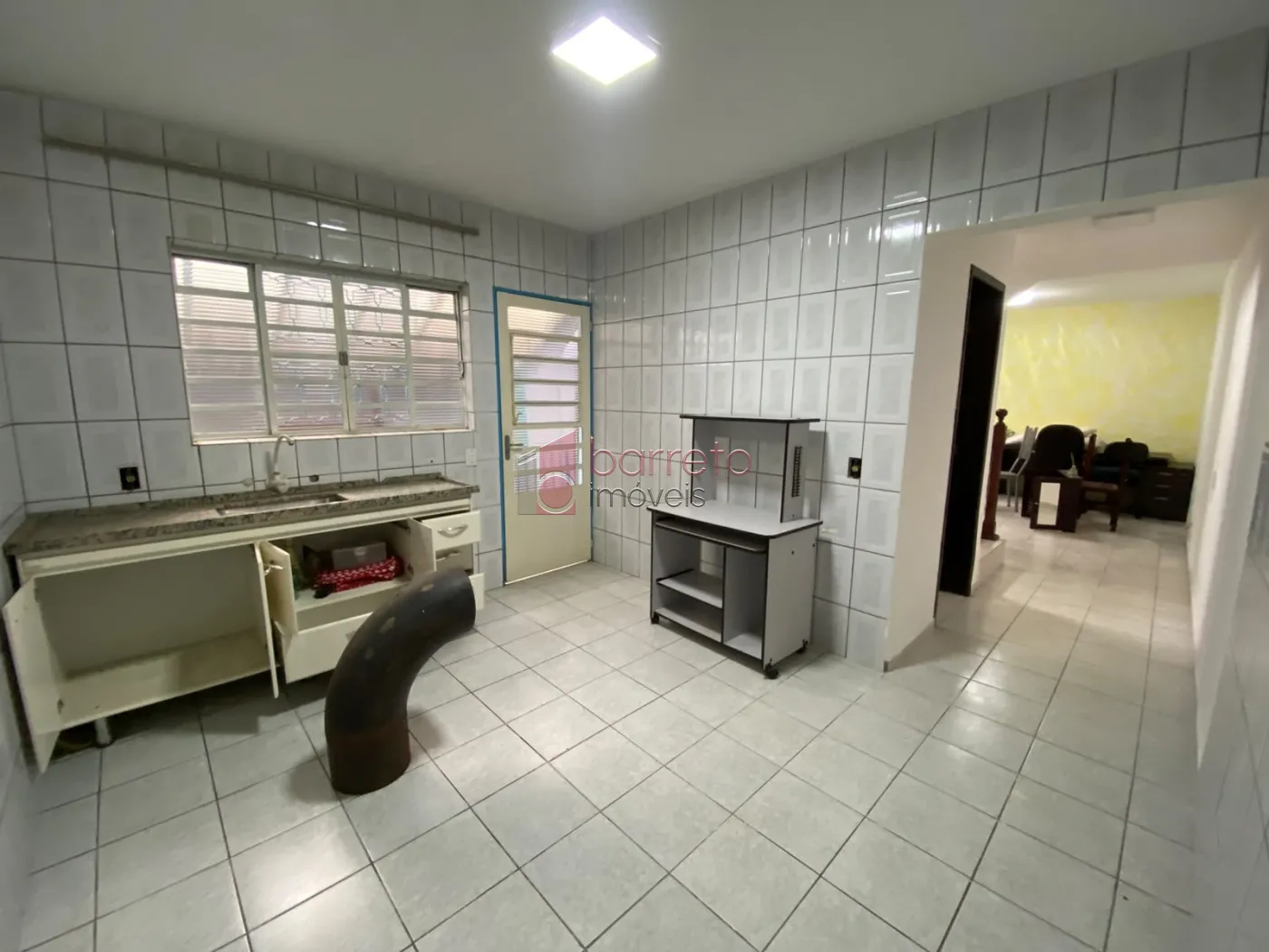 CASA COM ÉDICULA SEMI MOBILIADA PARA LOCAÇÃO NO BAIRRO CIDADE NOVA – JUNDIAÍ/SP